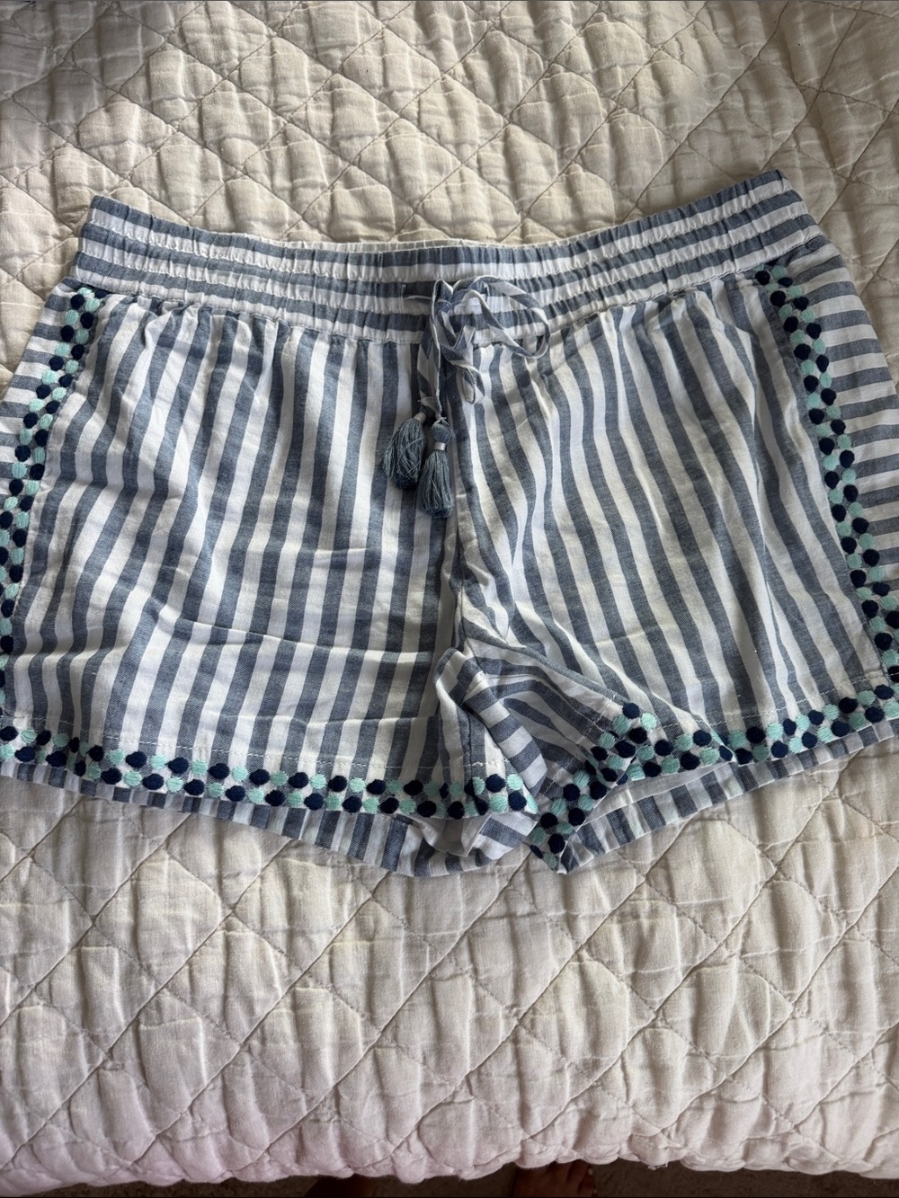 Vineyard Vines White and Blue Striped Elastic Waist Shorts